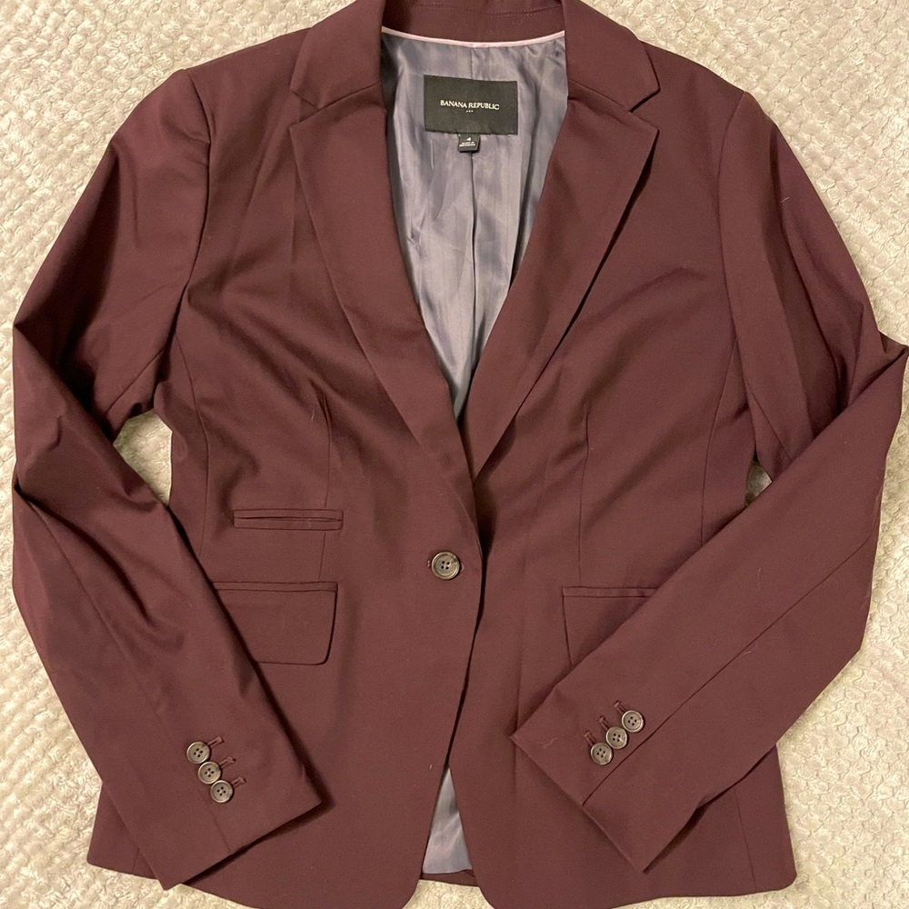 Banana Republic eggplant feminine blazer. Like new . Sz 4 Rotating new colors
